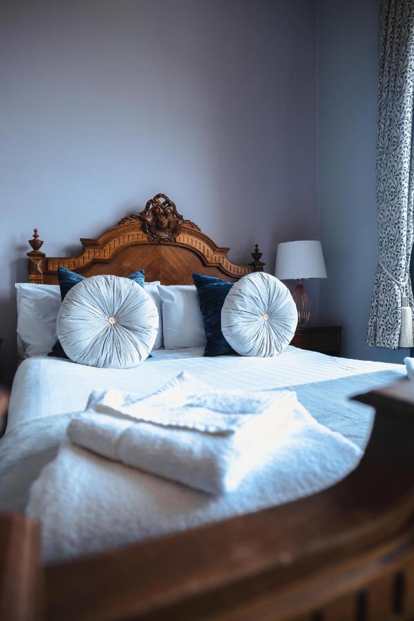 The Godwins Hotel Lugwardine Bagian luar foto