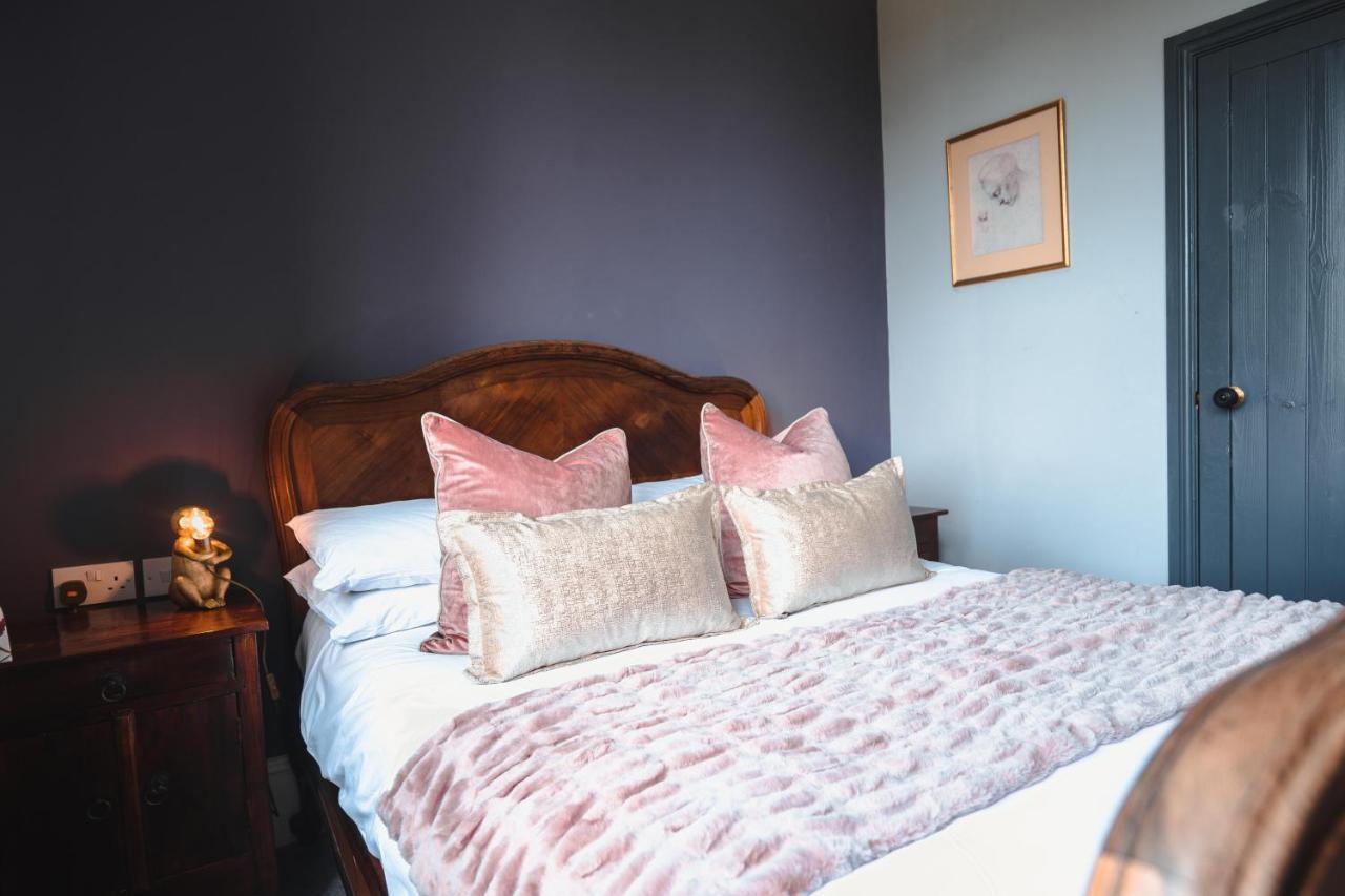 The Godwins Hotel Lugwardine Bagian luar foto