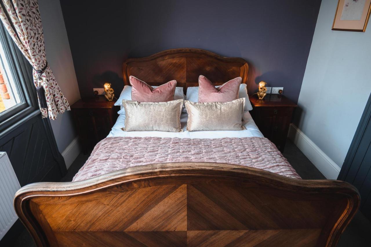 The Godwins Hotel Lugwardine Bagian luar foto