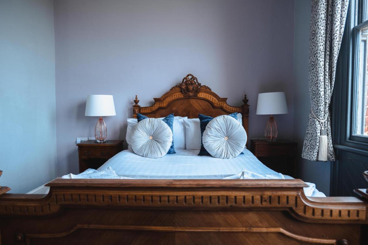 The Godwins Hotel Lugwardine Bagian luar foto