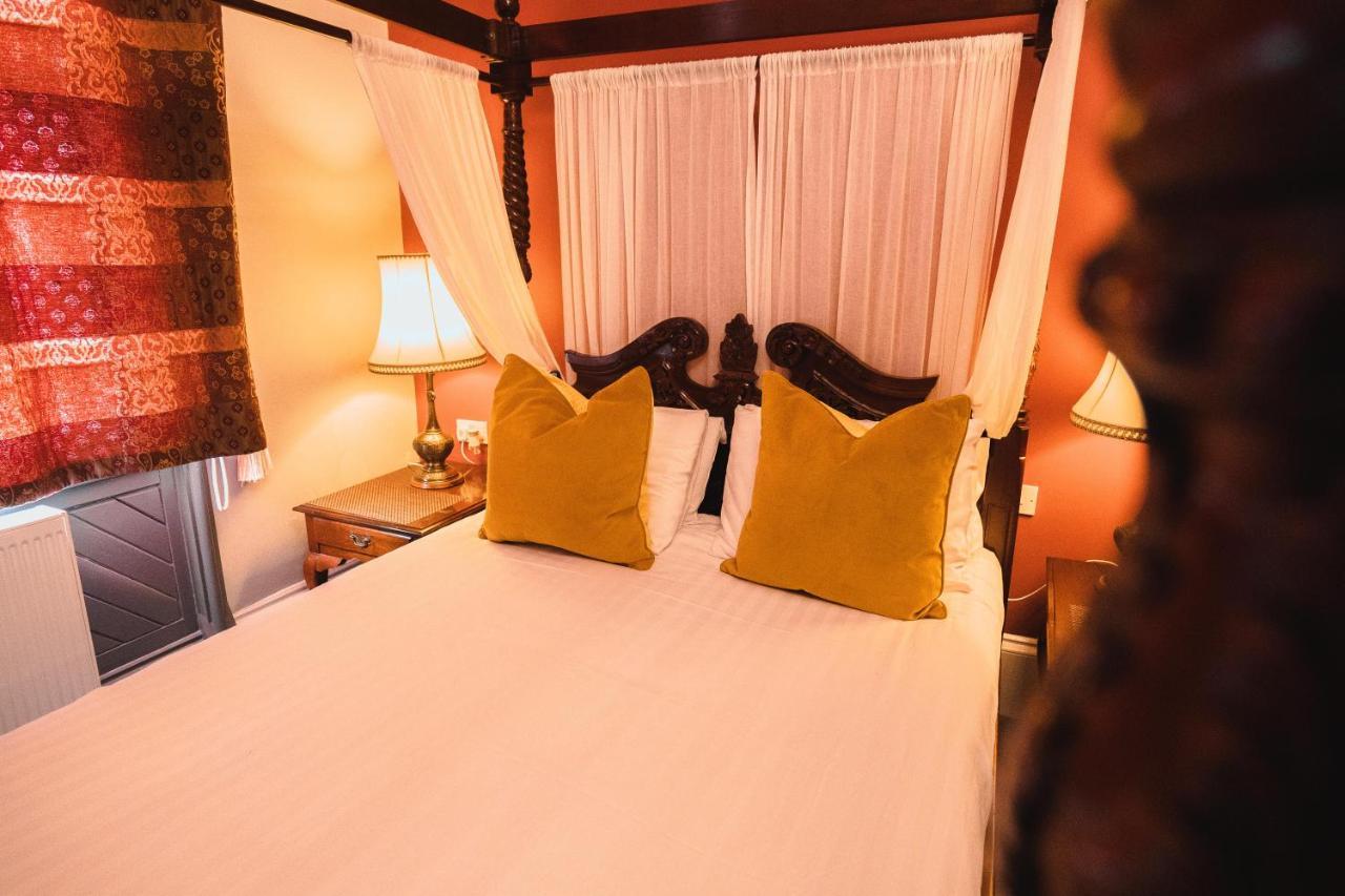 The Godwins Hotel Lugwardine Bagian luar foto