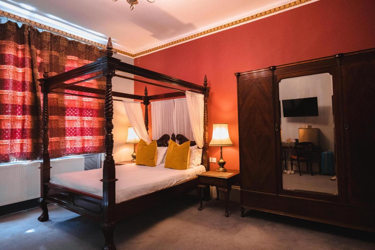 The Godwins Hotel Lugwardine Bagian luar foto