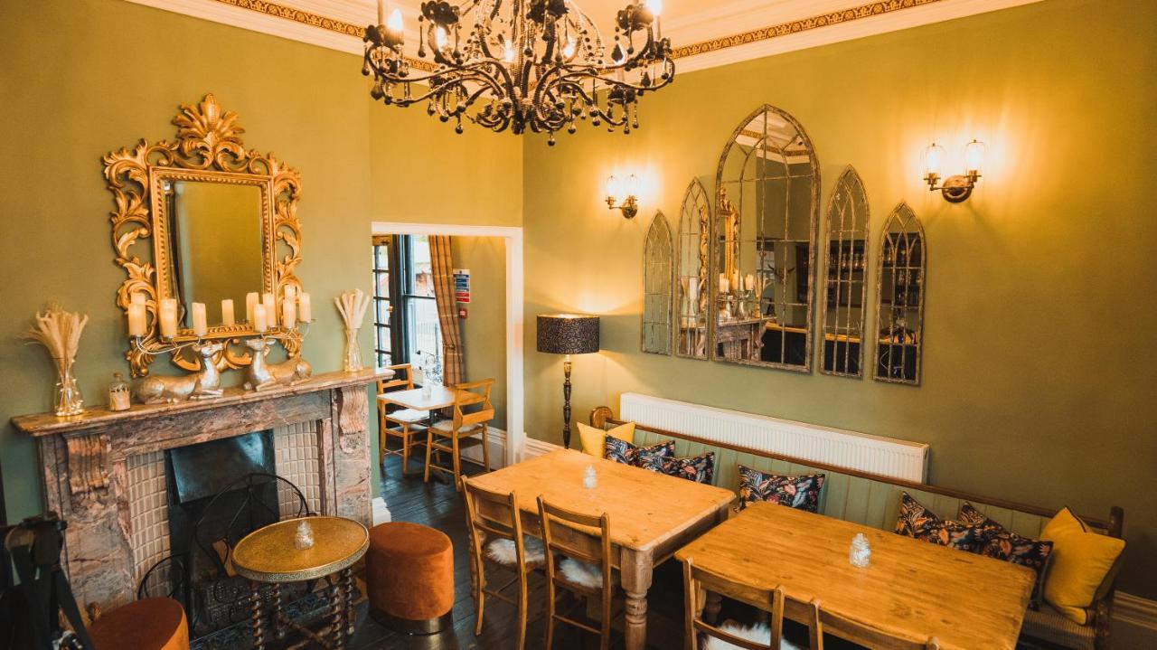 The Godwins Hotel Lugwardine Bagian luar foto