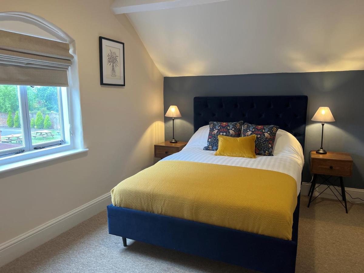 The Godwins Hotel Lugwardine Bagian luar foto