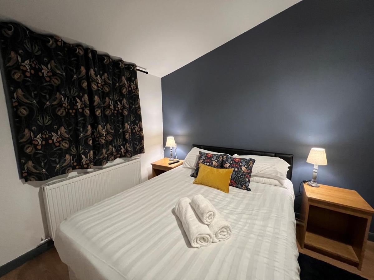 The Godwins Hotel Lugwardine Bagian luar foto