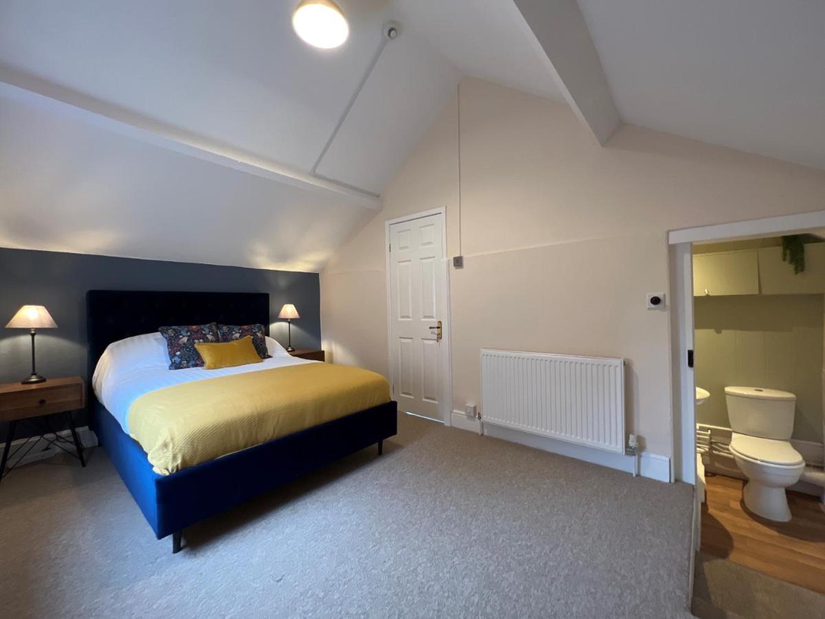 The Godwins Hotel Lugwardine Bagian luar foto