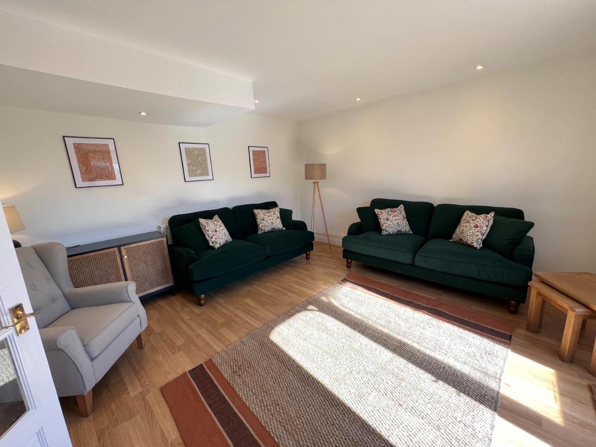The Godwins Hotel Lugwardine Bagian luar foto