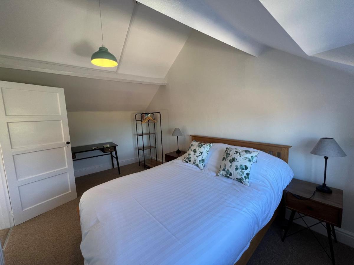 The Godwins Hotel Lugwardine Bagian luar foto